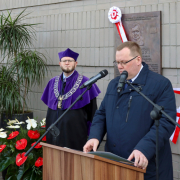 Odsłonięcie tablicy upamiętniającej śp. Lecha Kaczyńskiego